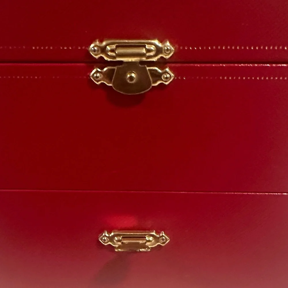 Cartier Red Jewelry Box with Gold Hardware - Picture 4 of 13